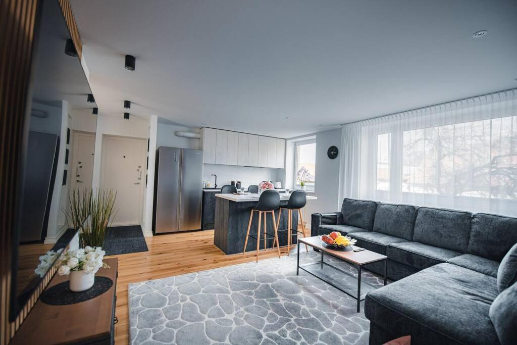 New Luxury 3Br Apartment In Old Town, Free Parking Хаапсалу Екстер'єр фото