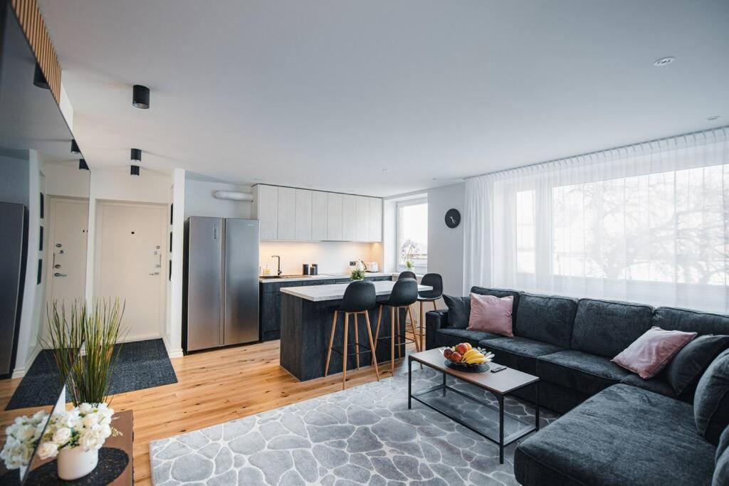 New Luxury 3Br Apartment In Old Town, Free Parking Хаапсалу Екстер'єр фото