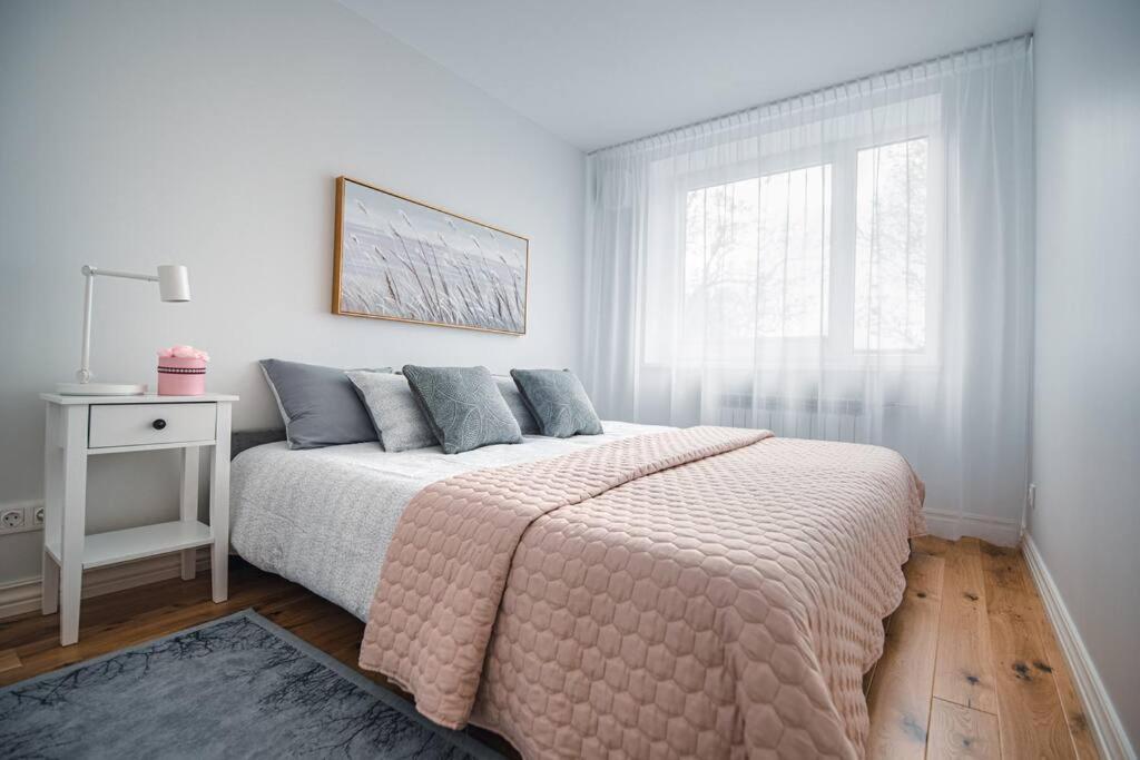 New Luxury 3Br Apartment In Old Town, Free Parking Хаапсалу Екстер'єр фото