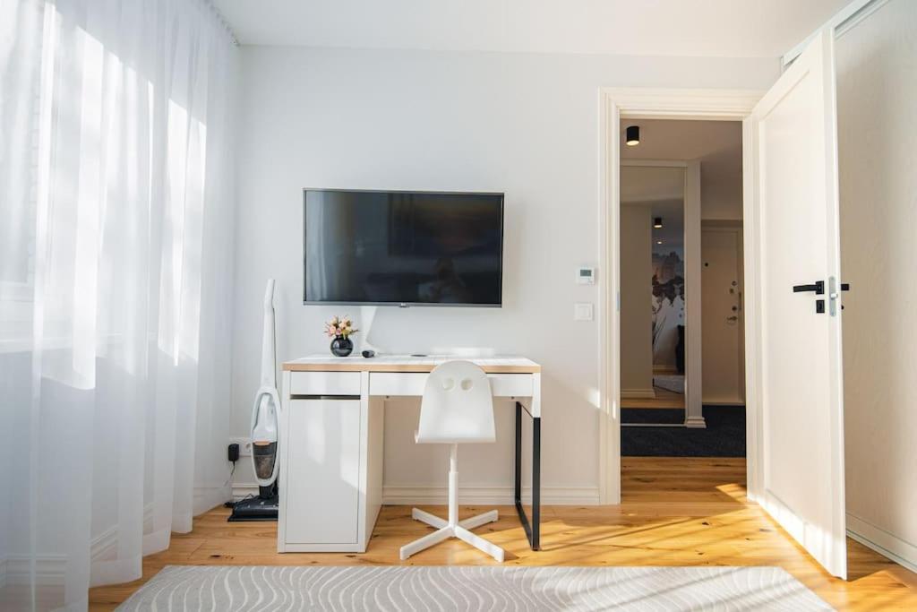New Luxury 3Br Apartment In Old Town, Free Parking Хаапсалу Екстер'єр фото
