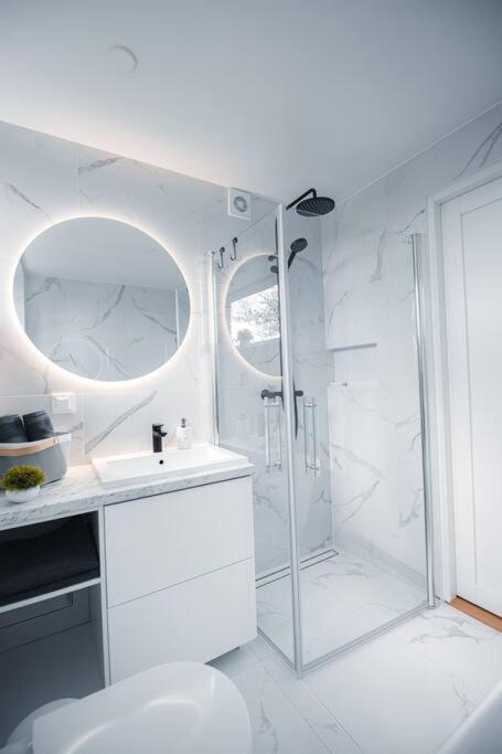 New Luxury 3Br Apartment In Old Town, Free Parking Хаапсалу Екстер'єр фото